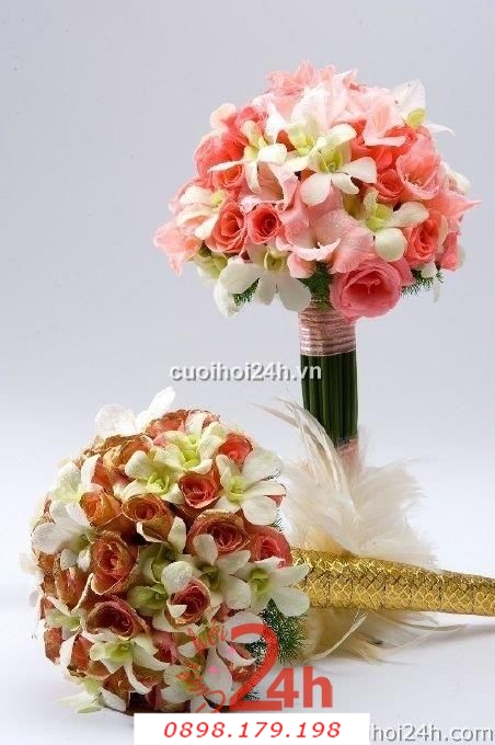 Dịch vụ cưới hỏi 24h trọn vẹn ngày vui chuyên trang trí nhà đám cưới hỏi và nhà hàng tiệc cưới | Hoa hồng nhạt với hoa lan trắng